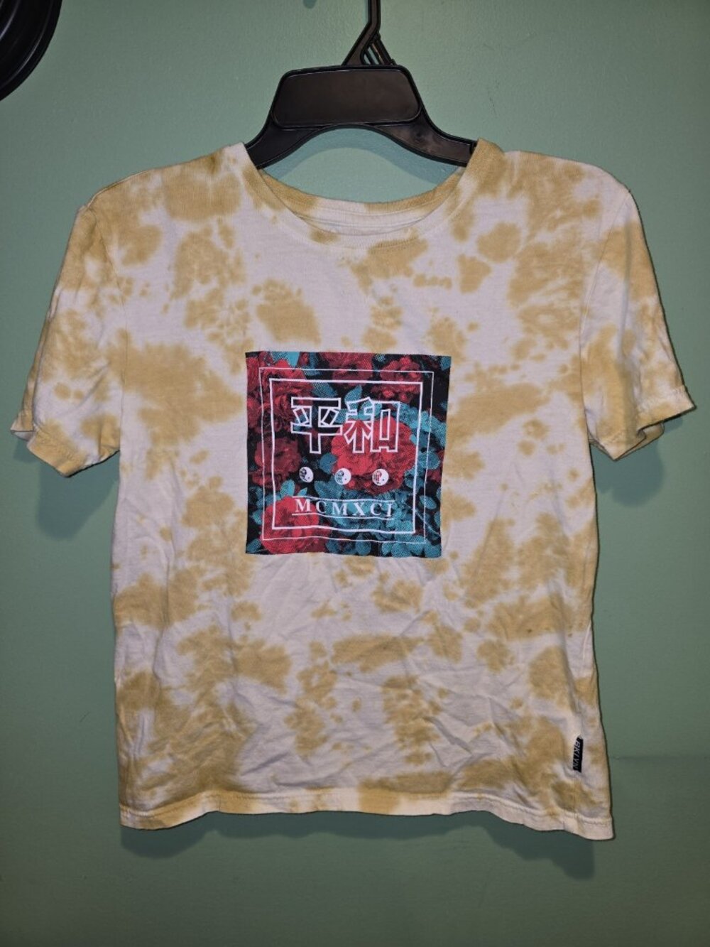 Brooklyn Cloth Mens MCMXCI Roses Graphic Tie Dye Crew Neck Shirt Mens size Small